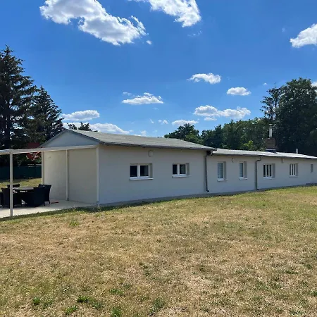 4 Schlafzimmer 8 Personen Parkplatz Grundstueck Garten Holiday home