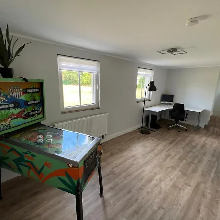 4 Schlafzimmer 8 Personen Parkplatz Grundstueck Garten * ライプツィヒ