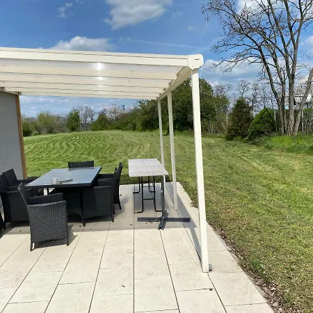 4 Schlafzimmer 8 Personen Parkplatz Grundstueck Garten Σπίτι διακοπών Λειψία