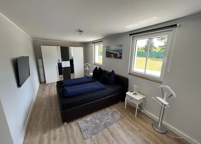 Holiday home 4 Schlafzimmer 8 Personen Parkplatz Grundstueck Garten